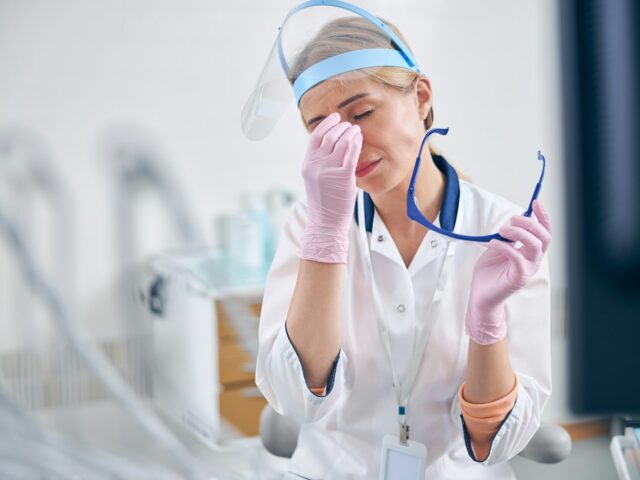 Perimenopause vs. Thyroid Issues: How Glenview Women Can Tell the Difference